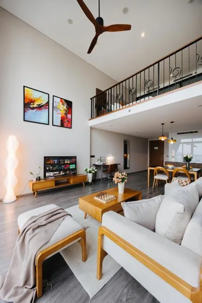 Apartment mit einem Schlafzimmer und Balkon — PentStudio Duplex Apartment