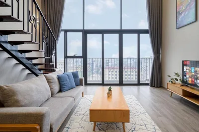 Apartment mit einem Schlafzimmer und Balkon — PentStudio Duplex Apartment